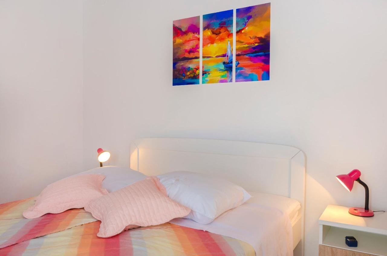 Apartment And Rooms Ema Vodice Exterior foto