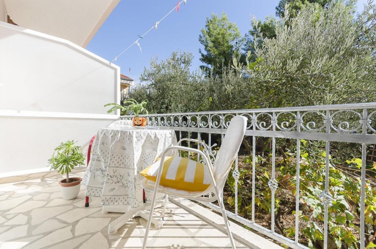 Apartment And Rooms Ema Vodice Exterior foto